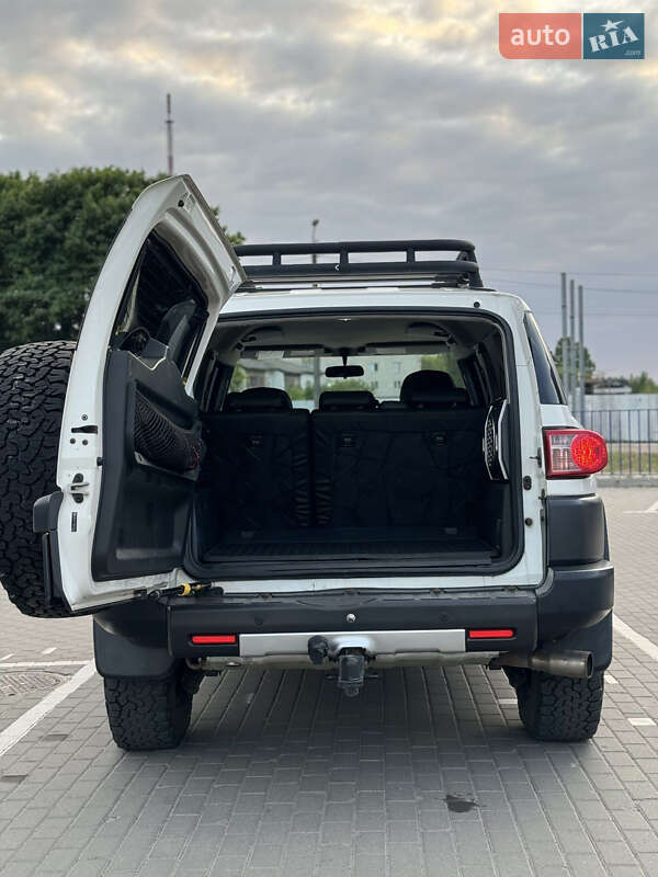 Позашляховик / Кросовер Toyota FJ Cruiser 2008 в Києві