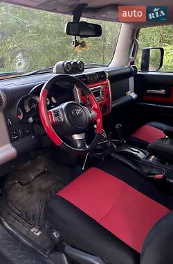 Внедорожник / Кроссовер Toyota FJ Cruiser 2012 в Киеве