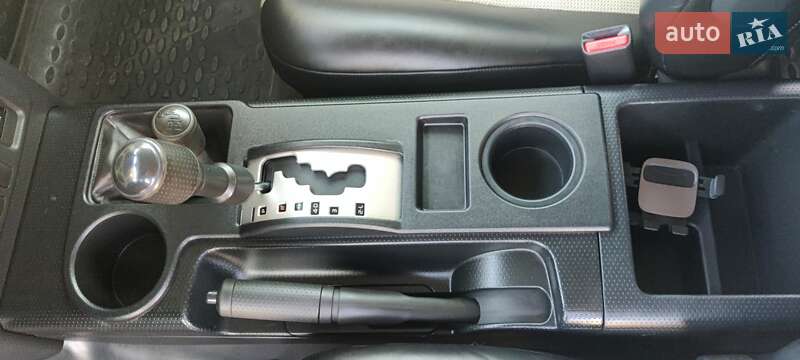 Внедорожник / Кроссовер Toyota FJ Cruiser 2010 в Киеве