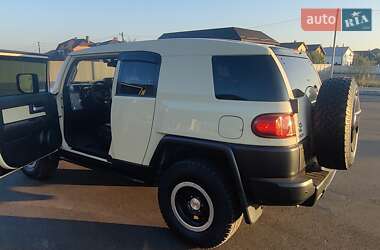 Позашляховик / Кросовер Toyota FJ Cruiser 2010 в Києві