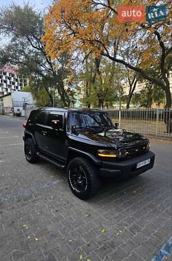 Внедорожник / Кроссовер Toyota FJ Cruiser 2006 в 
