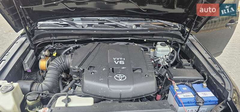 Внедорожник / Кроссовер Toyota FJ Cruiser 2006 в Одессе фото 31 Внедорожник / Кроссовер Toyota FJ Cruiser 2006 в Одессе