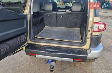 Внедорожник / Кроссовер Toyota FJ Cruiser 2014 в Карловке