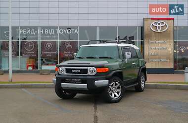 Внедорожник / Кроссовер Toyota FJ Cruiser 2014 в Киеве