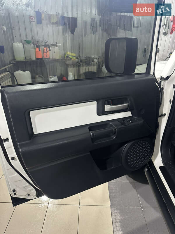 Внедорожник / Кроссовер Toyota FJ Cruiser 2008 в Шостке