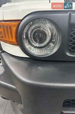 Внедорожник / Кроссовер Toyota FJ Cruiser 2008 в 