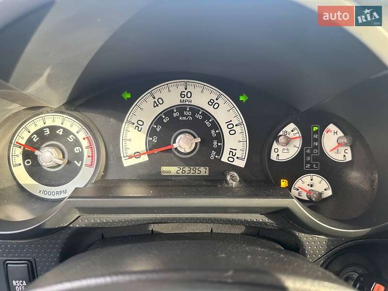 Внедорожник / Кроссовер Toyota FJ Cruiser 2010 в Киеве фото 32 Внедорожник / Кроссовер Toyota FJ Cruiser 2010 в Киеве