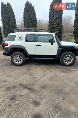 Позашляховик / Кросовер Toyota FJ Cruiser 2011 в Рівному