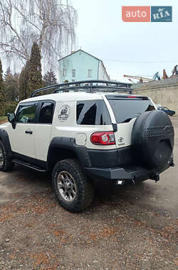 Позашляховик / Кросовер Toyota FJ Cruiser 2011 в Рівному