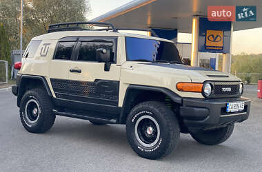 Внедорожник / Кроссовер Toyota FJ Cruiser 2010 в Смеле