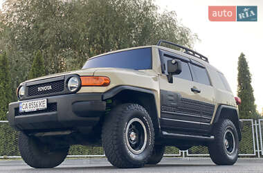 Внедорожник / Кроссовер Toyota FJ Cruiser 2010 в Смеле