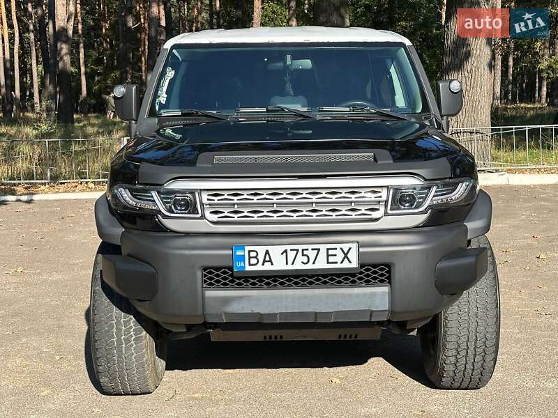 Внедорожник / Кроссовер Toyota FJ Cruiser 2010 в Киеве фото 2 Внедорожник / Кроссовер Toyota FJ Cruiser 2010 в Киеве