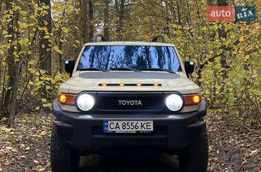 Позашляховик / Кросовер Toyota FJ Cruiser 2010 в Смілі