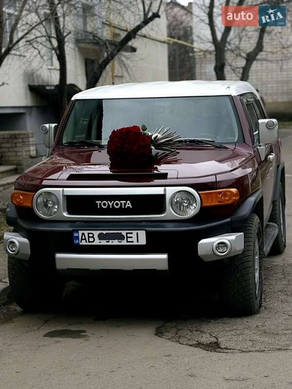 Позашляховик / Кросовер Toyota FJ Cruiser 2008 в 
