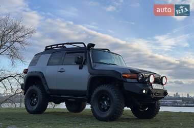 Внедорожник / Кроссовер Toyota FJ Cruiser 2008 в 