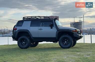 Внедорожник / Кроссовер Toyota FJ Cruiser 2008 в 