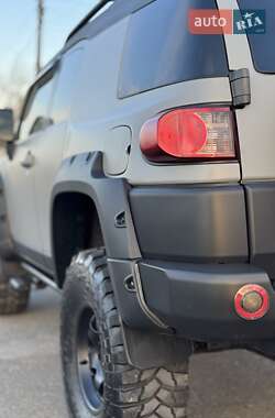 Внедорожник / Кроссовер Toyota FJ Cruiser 2008 в 