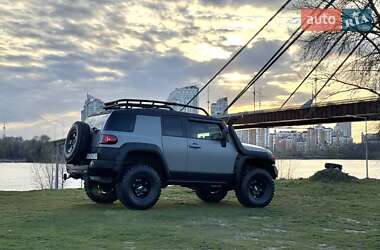 Внедорожник / Кроссовер Toyota FJ Cruiser 2008 в 