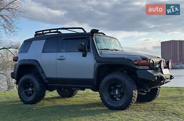 Внедорожник / Кроссовер Toyota FJ Cruiser 2008 в 