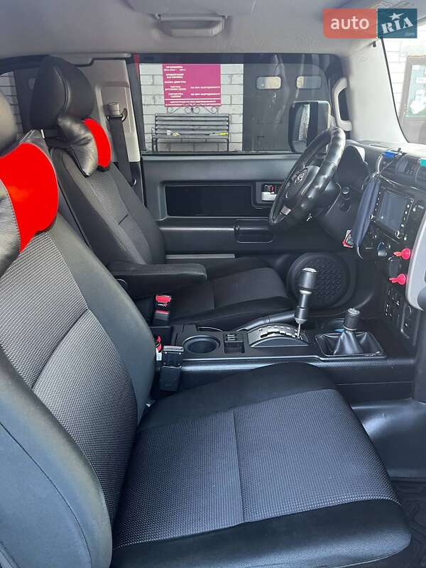 Внедорожник / Кроссовер Toyota FJ Cruiser 2008 в Ружине