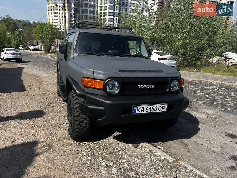 Внедорожник / Кроссовер Toyota FJ Cruiser 2007 в 