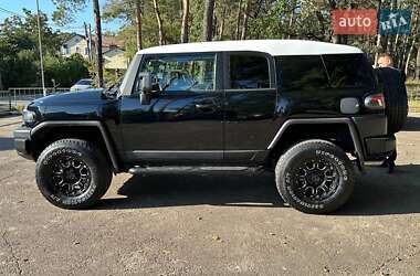 Позашляховик / Кросовер Toyota FJ Cruiser 2009 в 