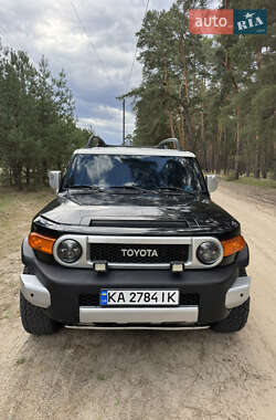 Внедорожник / Кроссовер Toyota FJ Cruiser 2006 в 