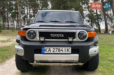 Внедорожник / Кроссовер Toyota FJ Cruiser 2006 в 