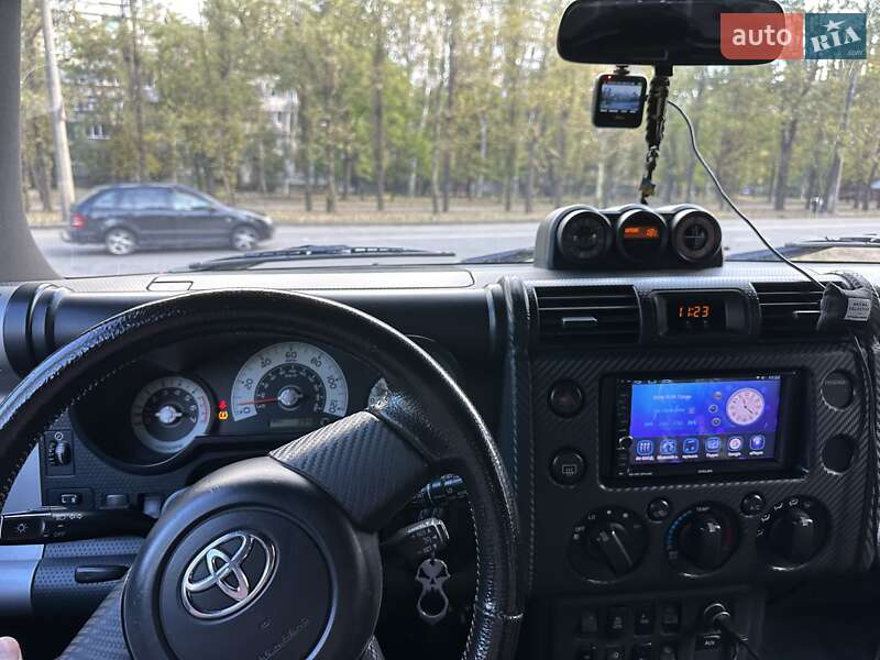 Позашляховик / Кросовер Toyota FJ Cruiser 2007 в Миколаєві