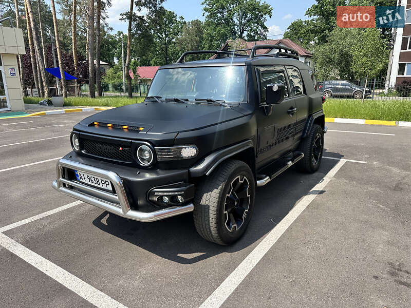 Внедорожник / Кроссовер Toyota FJ Cruiser 2008 в Ирпене