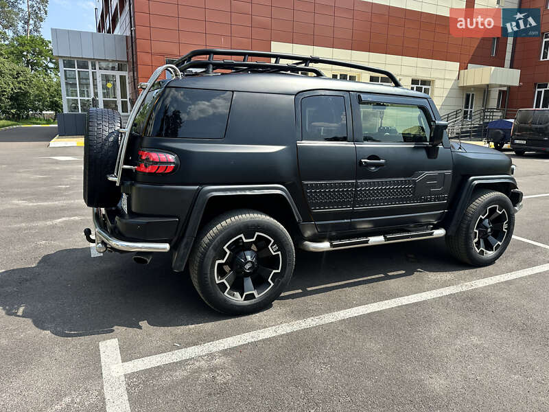 Внедорожник / Кроссовер Toyota FJ Cruiser 2008 в Ирпене