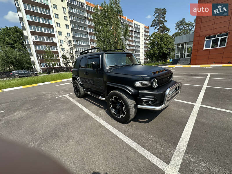 Внедорожник / Кроссовер Toyota FJ Cruiser 2008 в Ирпене
