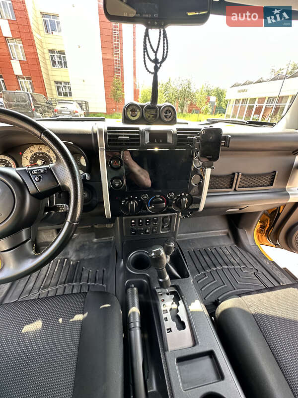 Внедорожник / Кроссовер Toyota FJ Cruiser 2008 в Ирпене