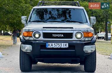 Внедорожник / Кроссовер Toyota FJ Cruiser 2006 в 