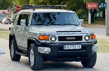 Внедорожник / Кроссовер Toyota FJ Cruiser 2006 в 