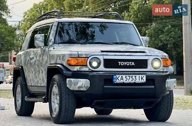 Внедорожник / Кроссовер Toyota FJ Cruiser 2006 в 