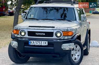Внедорожник / Кроссовер Toyota FJ Cruiser 2006 в 