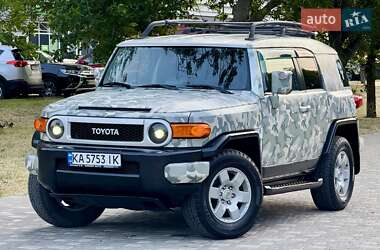Внедорожник / Кроссовер Toyota FJ Cruiser 2006 в 