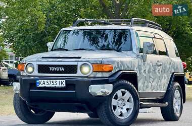 Внедорожник / Кроссовер Toyota FJ Cruiser 2006 в 