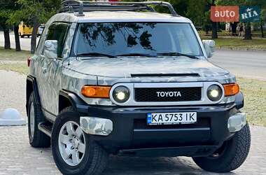 Внедорожник / Кроссовер Toyota FJ Cruiser 2006 в 