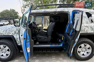 Внедорожник / Кроссовер Toyota FJ Cruiser 2006 в 