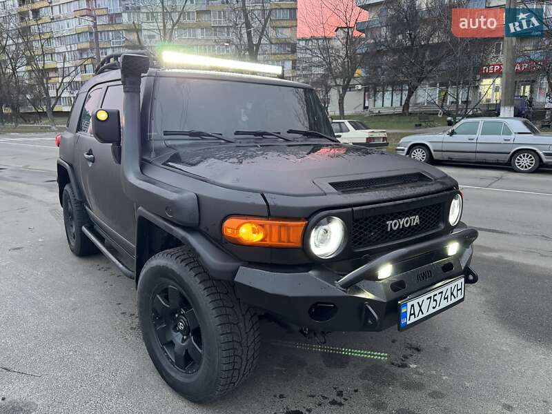 Позашляховик / Кросовер Toyota FJ Cruiser 2007 в Обухові