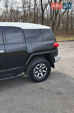 Внедорожник / Кроссовер Toyota FJ Cruiser 2021 в 