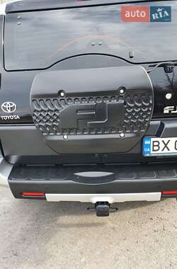 Внедорожник / Кроссовер Toyota FJ Cruiser 2021 в 