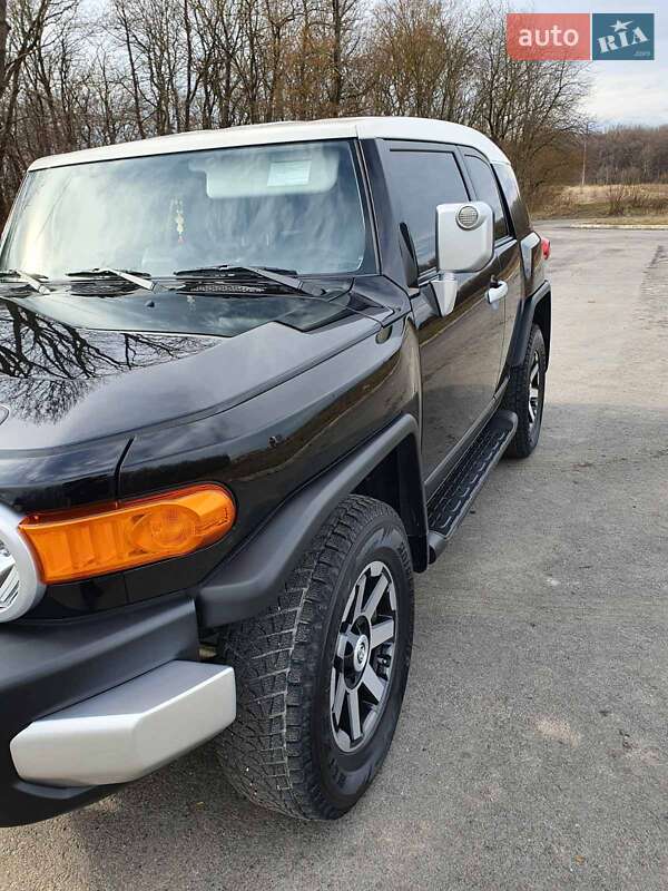Внедорожник / Кроссовер Toyota FJ Cruiser 2021 в Хмельницком