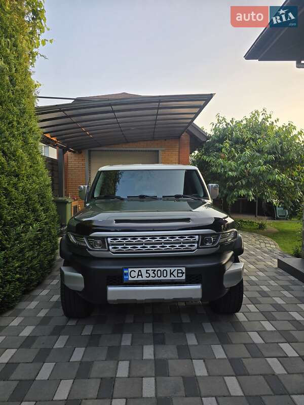 Toyota FJ Cruiser 2012