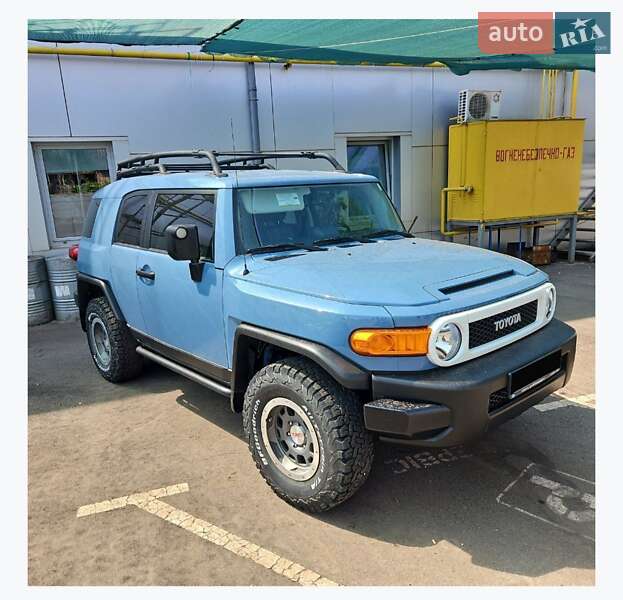 Позашляховик / Кросовер Toyota FJ Cruiser 2014 в Дніпрі