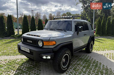 Внедорожник / Кроссовер Toyota FJ Cruiser 2012 в Киеве