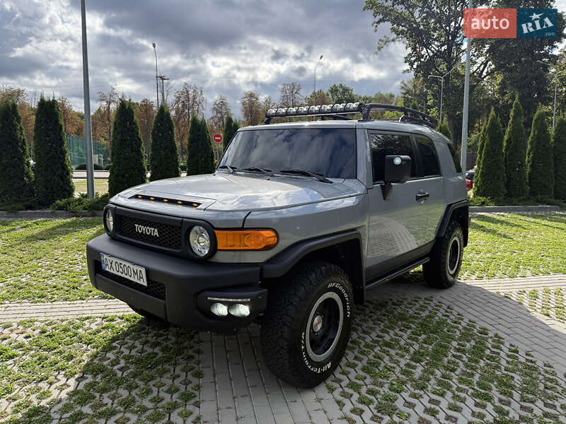 Toyota FJ Cruiser 2012