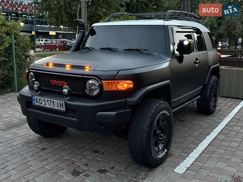 Внедорожник / Кроссовер Toyota FJ Cruiser 2006 в Ужгороде
